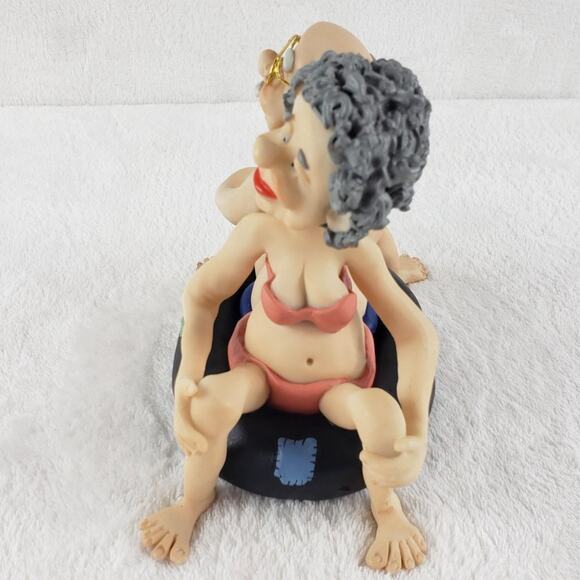 EFY Resin Figurine Senior Couple Summer Beach Fun Inner Tube 1373/3000 - Picture 4 of 8